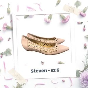 Steven by Steve Madden Light Pink Leather Flats with Geometric Cutouts, Size 6